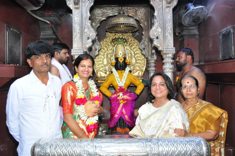 येथील श्री विठ्ठल रुक्मिणी मंदिर समितीला यंदा चंदन ओटी पूजेतूनश्री विठ्ठल-रुक्मिणी मातेला 28लाख 32हजार मंदिर समितीस प्राप्त.