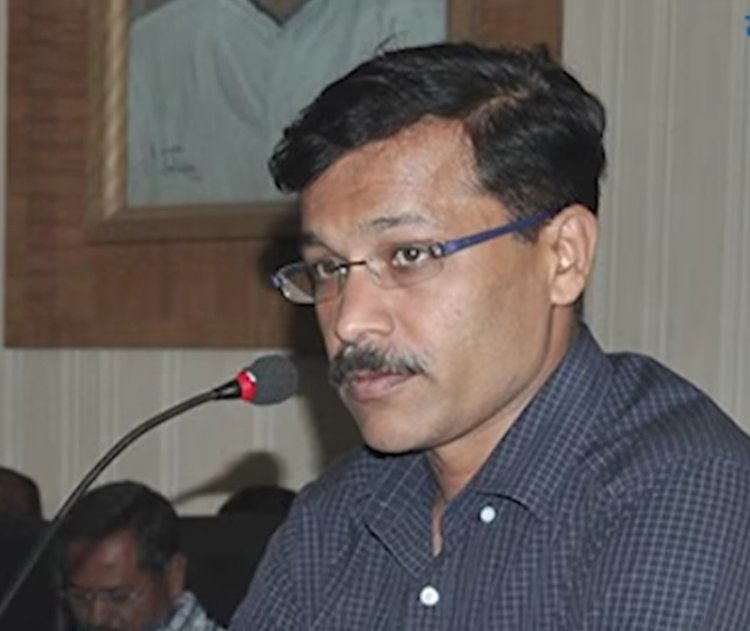सोलापूर येथील शासकीय डॉक्टरानी घेतला आरोग्य आयुक्त मुंढे यांचा धस्का