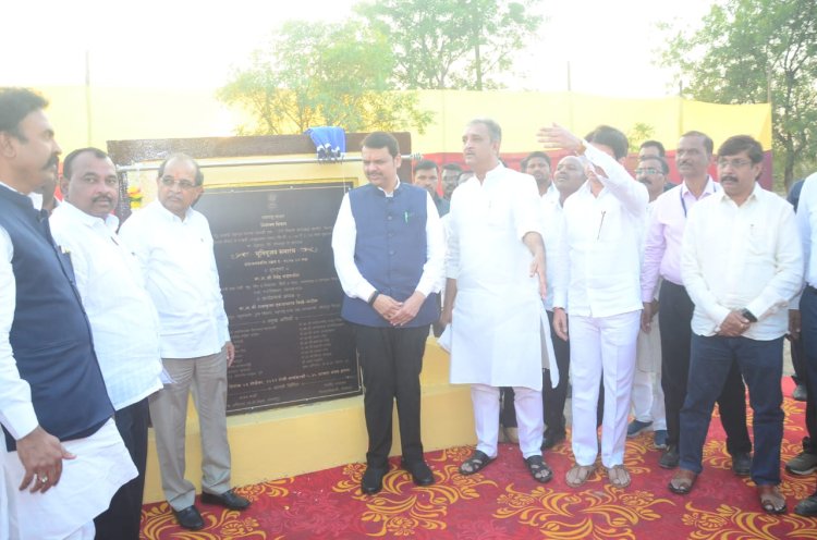 उपमुख्यमंत्री देवेंद्र फडणवीस यांच्या हस्ते कोर्टी ते वाखरी रस्त्याचे भूमिपूजन