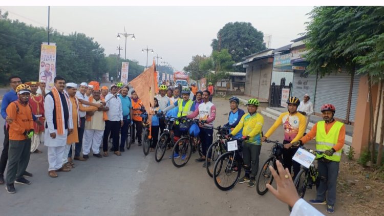 विठ्ठल नामाच्या जयघोषात पंढरपूर ते घुमान रथ व सायकल यात्रेस प्रारंभ