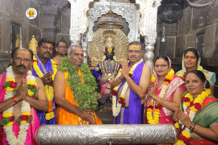 श्री.विठ्ठल रूक्मिणी मातेची प्रक्षाळपुजा संपन्न